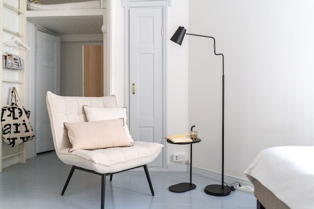 広々としたバスルーム付きの中央スタジオ