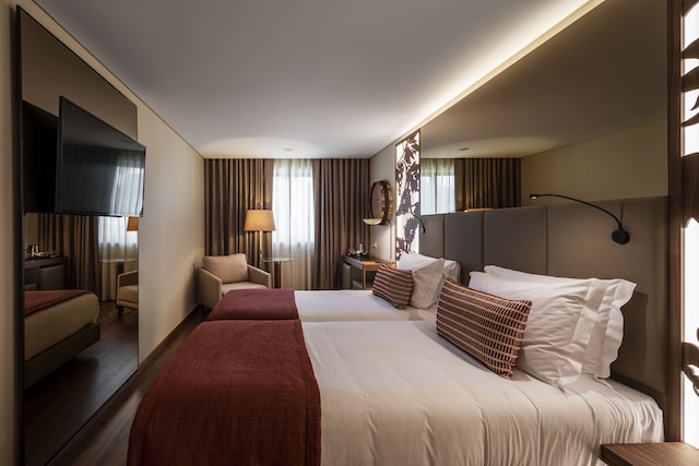 トゥリム オポルト  ホテル