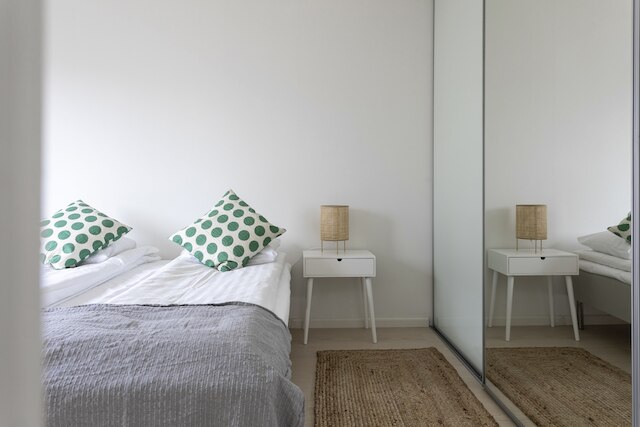 2ndhomes モダンな1BR アパート w バルコニー