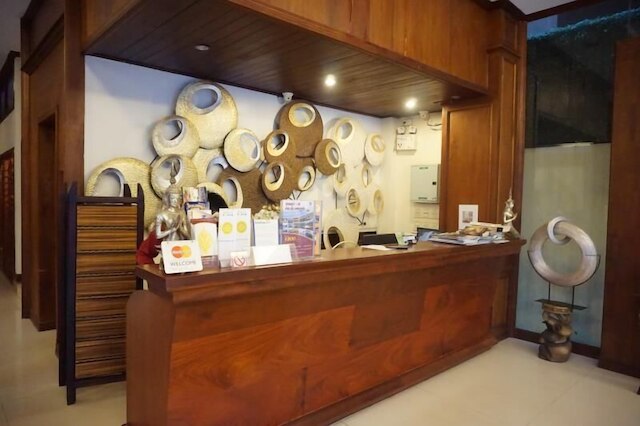 マノロムクラッシーホテル