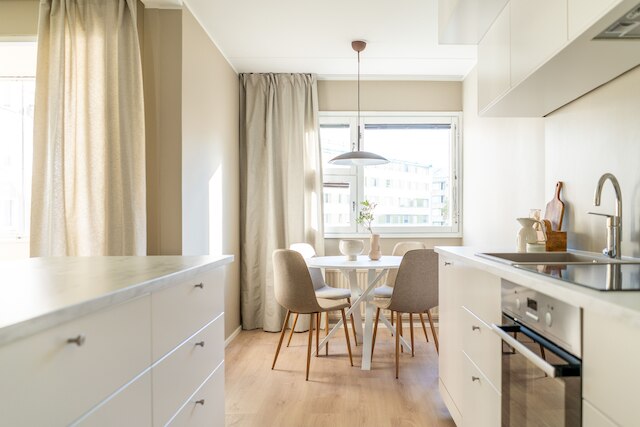 フルリノベーションされた3ベッドルームアパートメントとサウナ