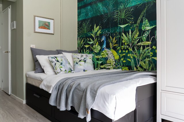 庭園のある暖かく明るいスタジオ