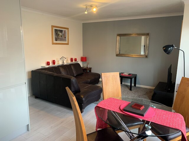 ラブリー 2 - ベッド  アパートメント イン ウォラシー スリープス  4