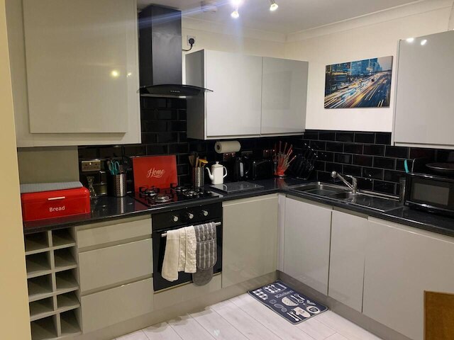 ラブリー 2 - ベッド  アパートメント イン ウォラシー スリープス  4