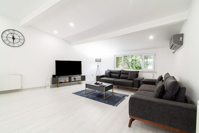 スリーク ハウス ウィズ ア ラブリー テラス イン ベシクタス