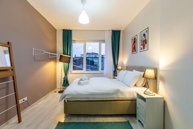 セントラル アンド スタイリッシュ フラット イン ザ ハート オブ カッド K Y