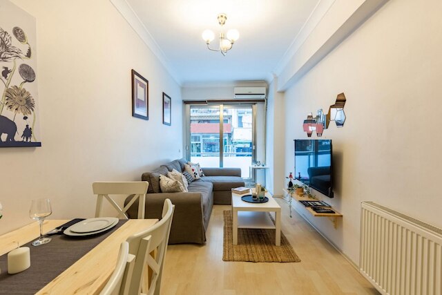 コージー フラット ニア ニサャンタシ アンド トレンディ アトラクションズ