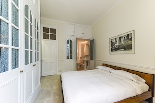 ケンジントンクイーンズゲートアパートメント