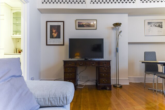 ケンジントンクイーンズゲートアパートメント