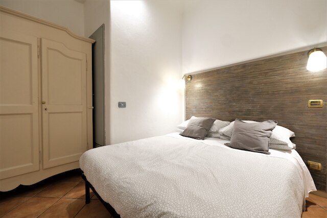 ワイン アパートメンツ フィレンツェ ドルチェット