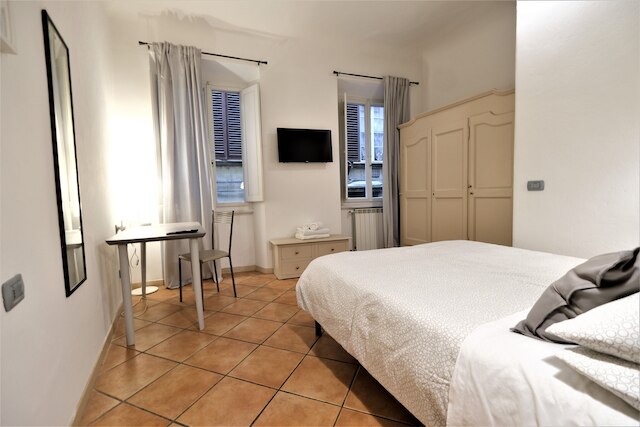 ワイン アパートメンツ フィレンツェ ドルチェット