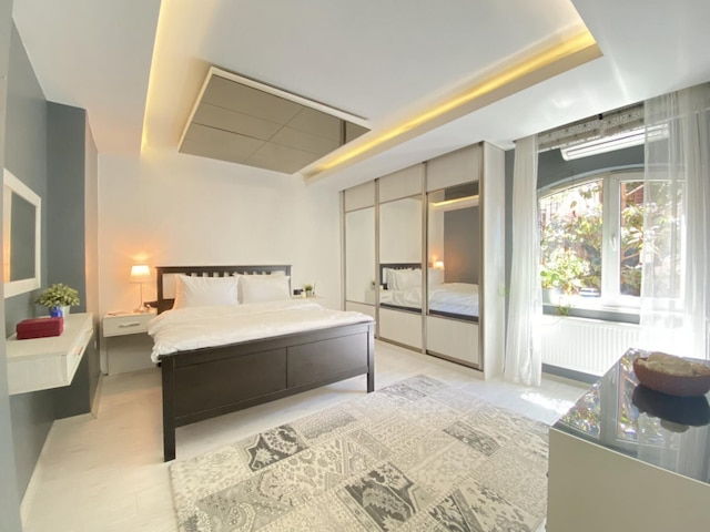 フラット ウィズ ボスポラス ビュー アンド バックヤード イン ウスクダル