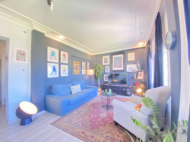 フラット ウィズ ボスポラス ビュー アンド バックヤード イン ウスクダル