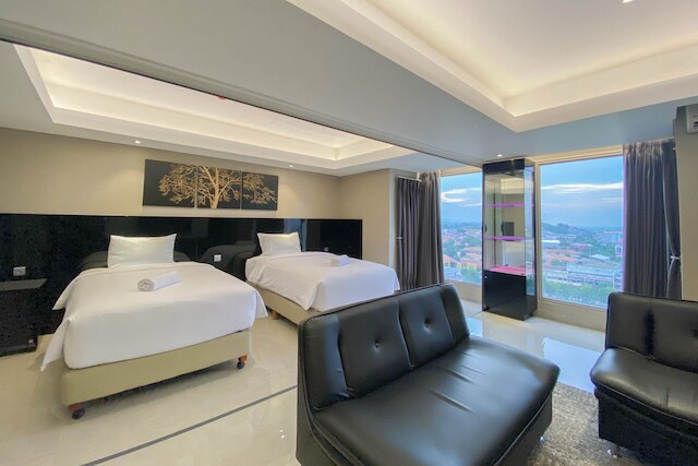 スペーシャス コンビンド スタジオ  アパートメント  アット ワーホル （W /R)  レジデンス