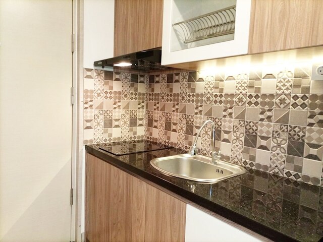 コンフォート アンド シンプリー ルック スタジオ ルーム アット マタラム シティ  アパートメント