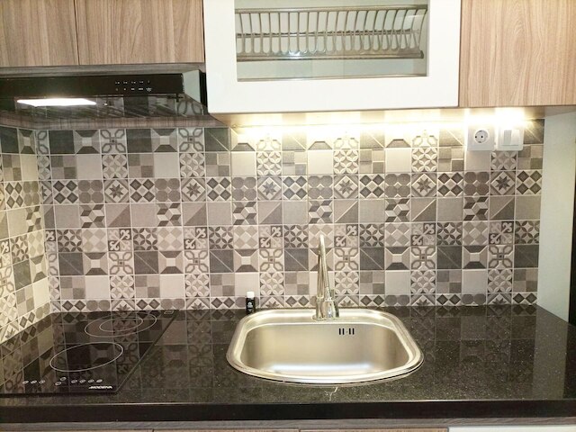 コンフォート アンド シンプリー ルック スタジオ ルーム アット マタラム シティ  アパートメント