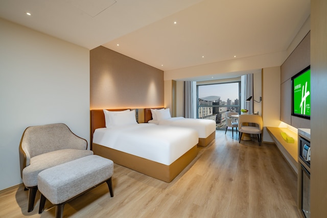 Holiday Inn Shanghai Huaxia by IHG