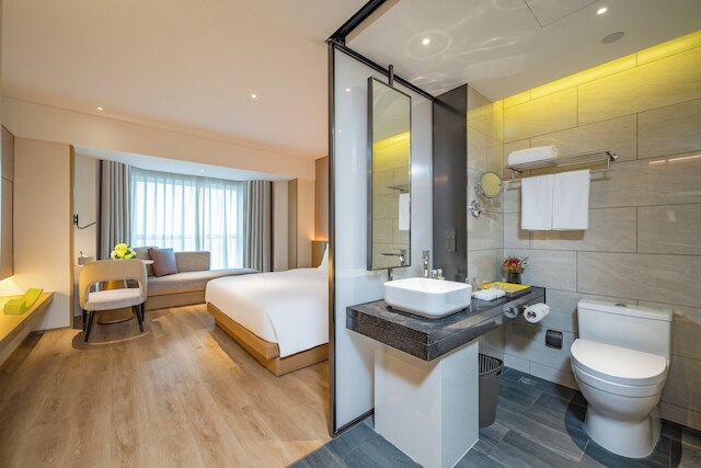 Holiday Inn Shanghai Huaxia by IHG