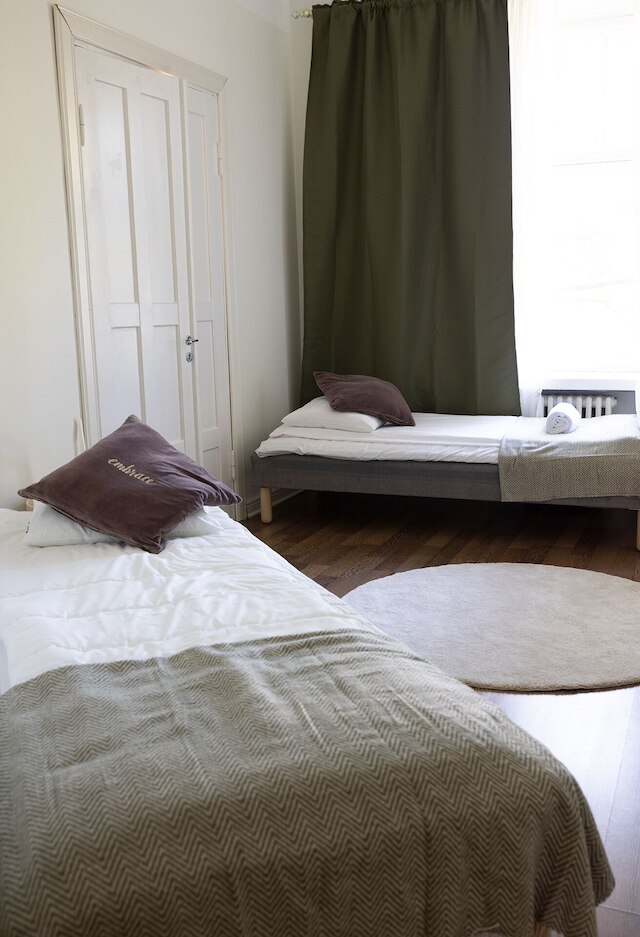 2ndhomes チャーミングな2BRホームwバルコニー