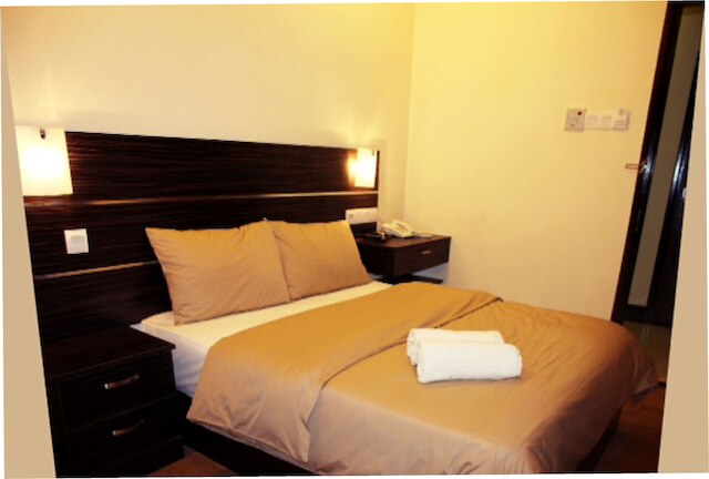 ゴールデンパレスホテル