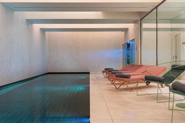 ラスター  ホテル