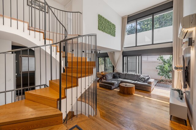 アワープレイスロスチャイルドアレンビー