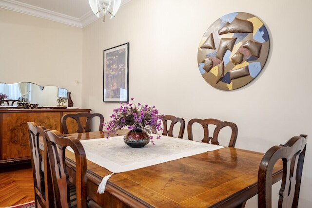 シック フラット ウィズ バルコニー クローズ トゥ カデボスタン ショア