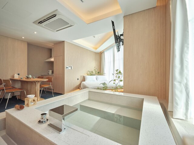 UH Suite Seoul Square