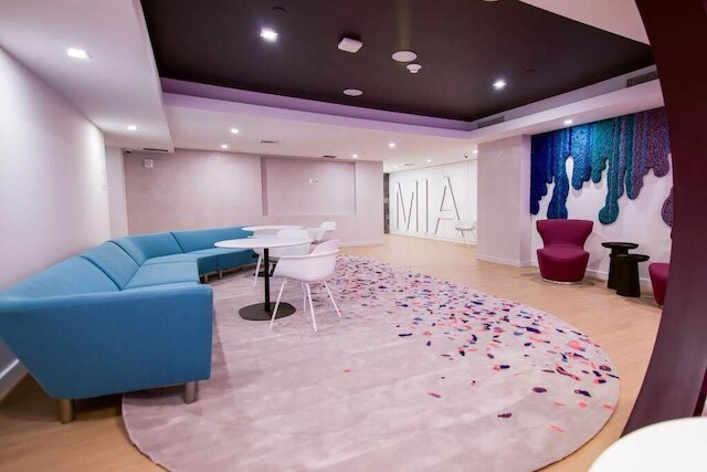 モダン ハイ ライズ  コンドミニアム ウィズ プール / ジム イン セントラル T マイアミ!