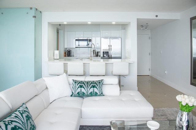 モダン ブリッケル コンドミニアム ウィズ オーシャン シティ ビューズ