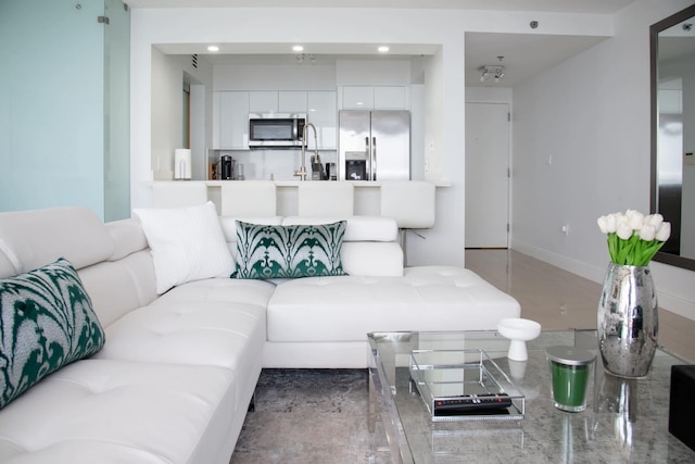 モダン ブリッケル コンドミニアム ウィズ オーシャン シティ ビューズ