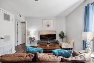 スタイリッシュ 1 ベッドルーム ニア ユT ハイランド エボニフィ