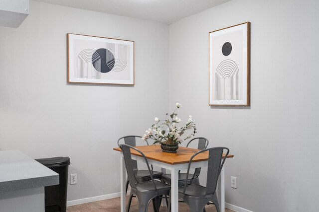 スタイリッシュ 1 ベッドルーム ニア ユT ハイランド エボニフィ