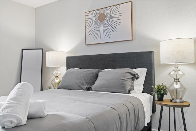 モダン 2 ベッドルーム ニア ユT ハイド パーク エボニフィ