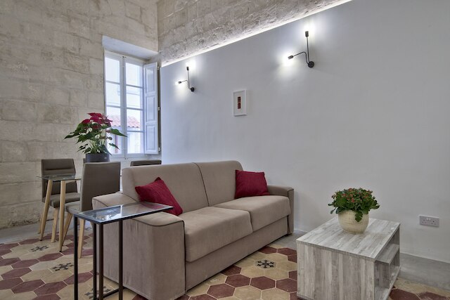 ヴァレッタステイ - ゾエ