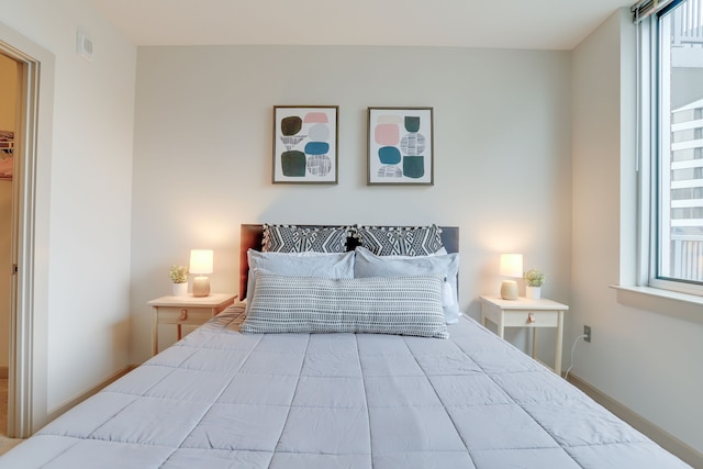 ワンダフル 2BR コンド at クリスタルシティ