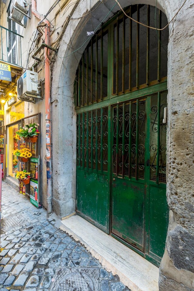 トリブナリ 194 - コージー フラット イン センター