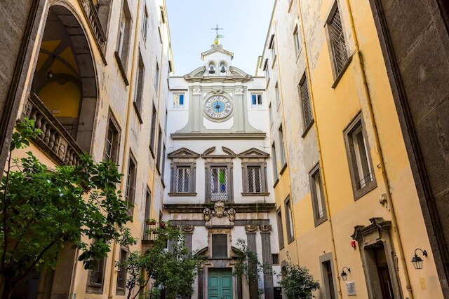 トリブナリ 194 - コージー フラット イン センター