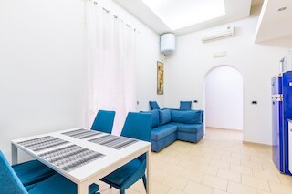 トリブナリ 194 - コージー フラット イン センター