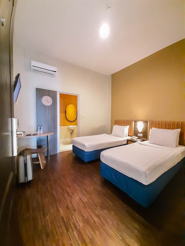 ホテル パンテス スマラン