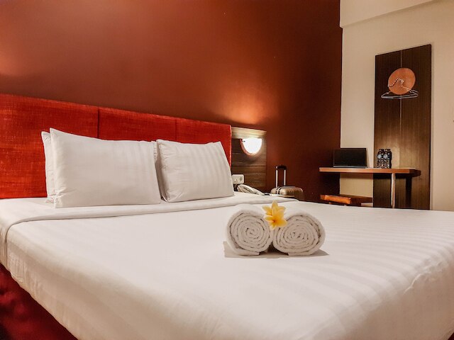 ホテル パンテス スマラン