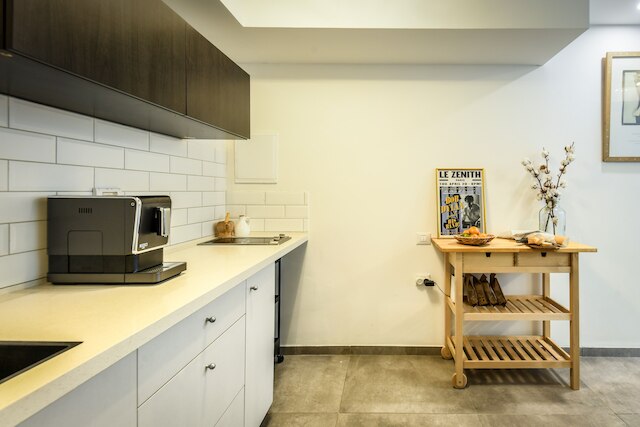 プライベートバルコニー付き1BRデュプレックスアパート