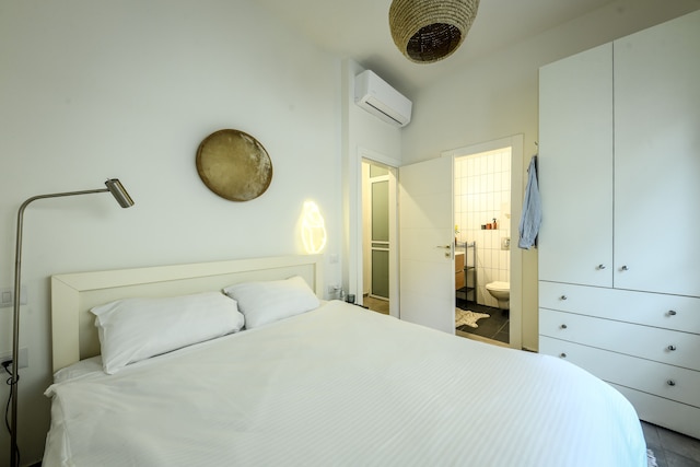 プライベートバルコニー付き1BRデュプレックスアパート