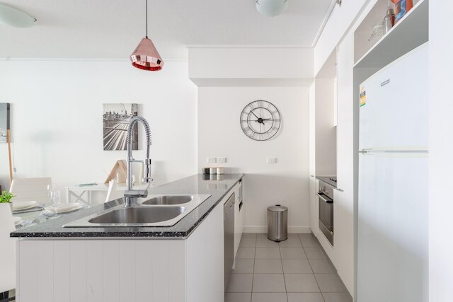 プレミアム 2 ベッドルーム CBD アパートメント ウィズ リバー ビュー バルコニー