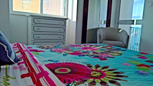 セントジュリアンズのビーチ近くのプール付きアパート