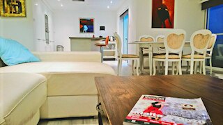 セントジュリアンズのビーチ近くのプール付きアパート