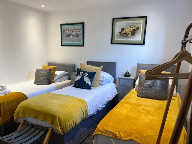 デュプレックス バージ シネマ ルーム 6 エンスイート ダブル トリプル ベッドルームズ グレート ソーシャル スペーシズ