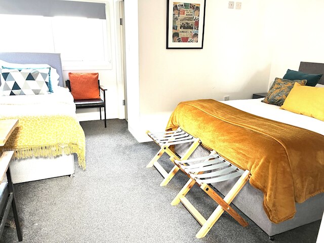 デュプレックス バージ シネマ ルーム 6 エンスイート ダブル トリプル ベッドルームズ グレート ソーシャル スペーシズ