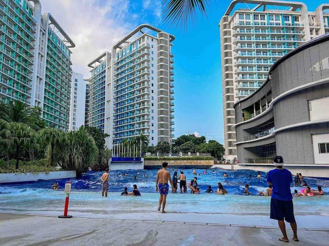 コージー 1 ベッドルーム シティビュー ウィズ バルコニー アンド ニア エアポート