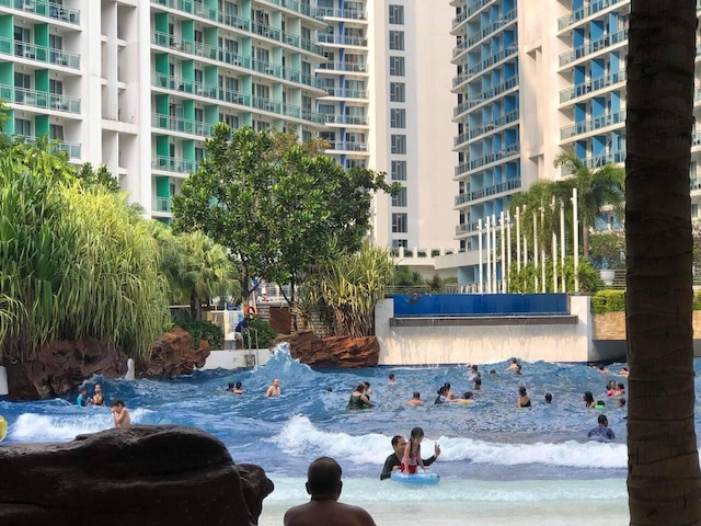 コージー 1 ベッドルーム シティビュー ウィズ バルコニー アンド ニア エアポート